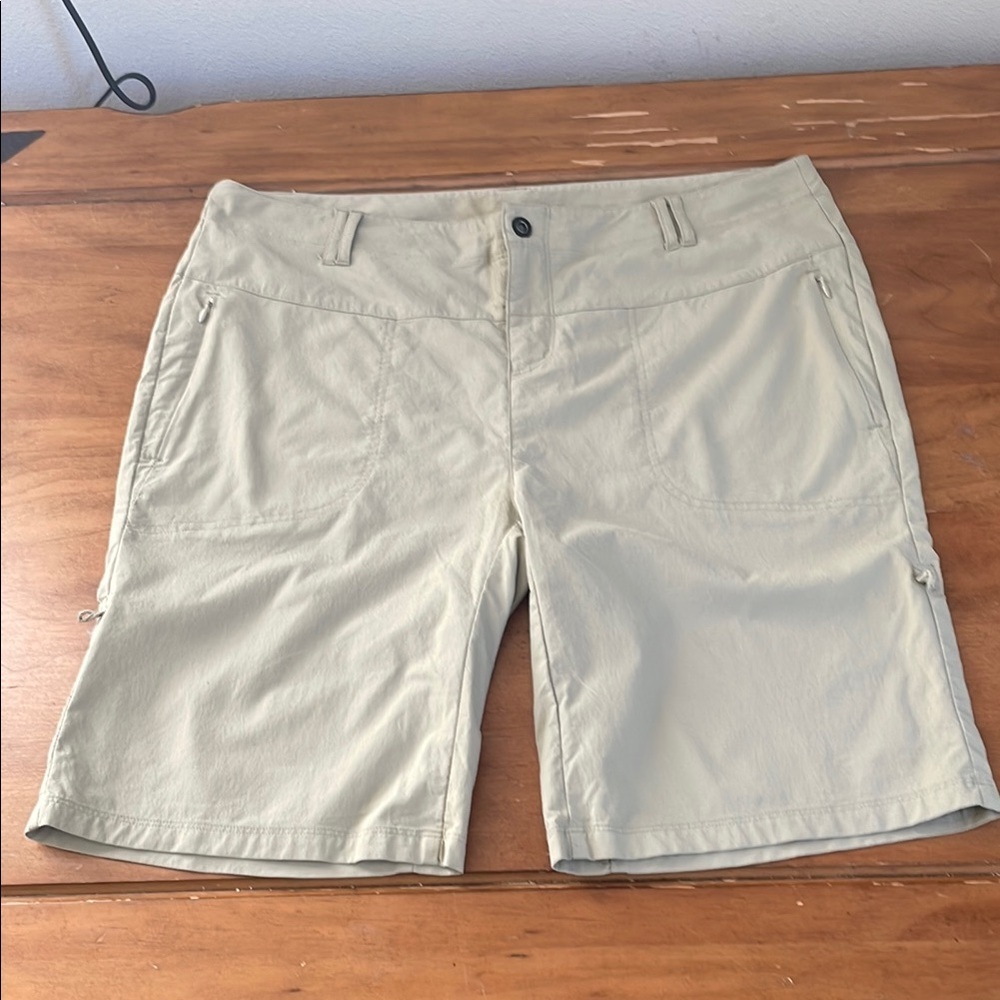 REI Tan Bermuda Shorts with Relaxed Fit and Performance Fabric Size 14